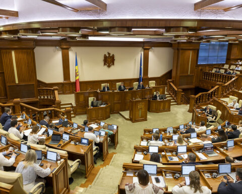 Национальная комиссия по финансовому рынку представила отчет о росте капитального рынка в 2025 году