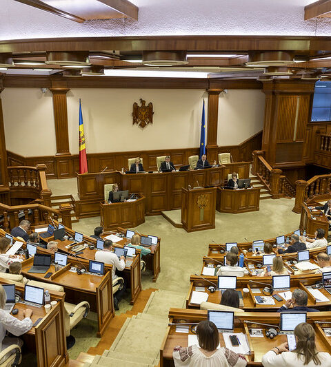 Национальная комиссия по финансовому рынку представила отчет о росте капитального рынка в 2025 году