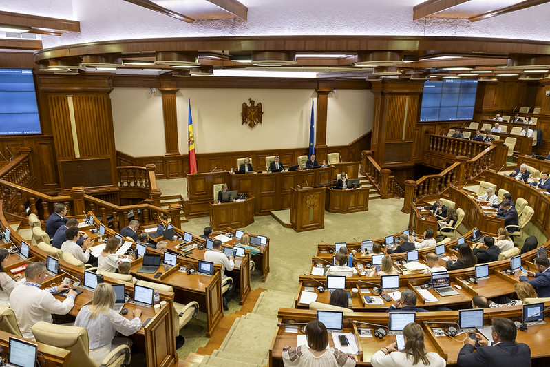 Национальная комиссия по финансовому рынку представила отчет о росте капитального рынка в 2025 году
