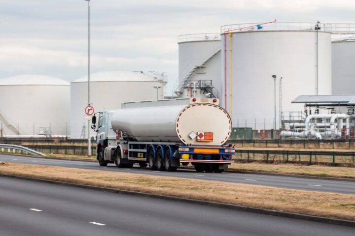 Парламент Республики Молдова одобрил создание экстренных запасов нефтепродуктов