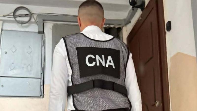 В Молдове задержан эксперт автоинспекции по подозрению в мошенничестве на сумму более 600.000 леев