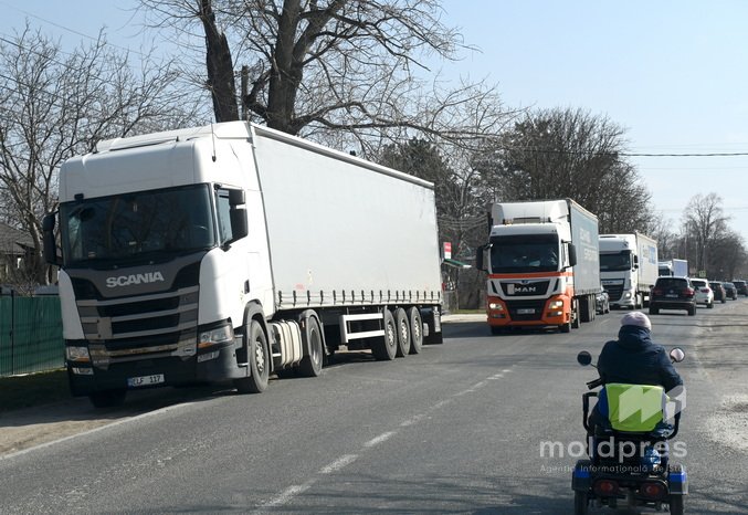 В Республике Молдова введены ограничения на движение тяжёлых транспортных средств из-за жары