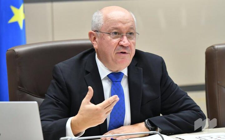 Александр Мунтян обсудит возможность лекций за границей после отставки