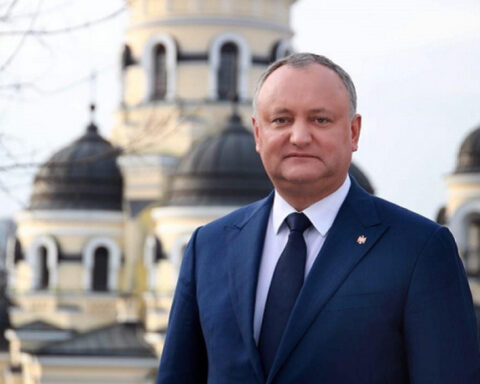 Додон предложил провести досрочные выборы и реформировать политическую систему Молдовы