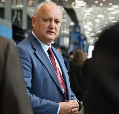 Додон прогнозирует рост тарифов на газ и недолгий срок пребывания правительства Тофана у власти