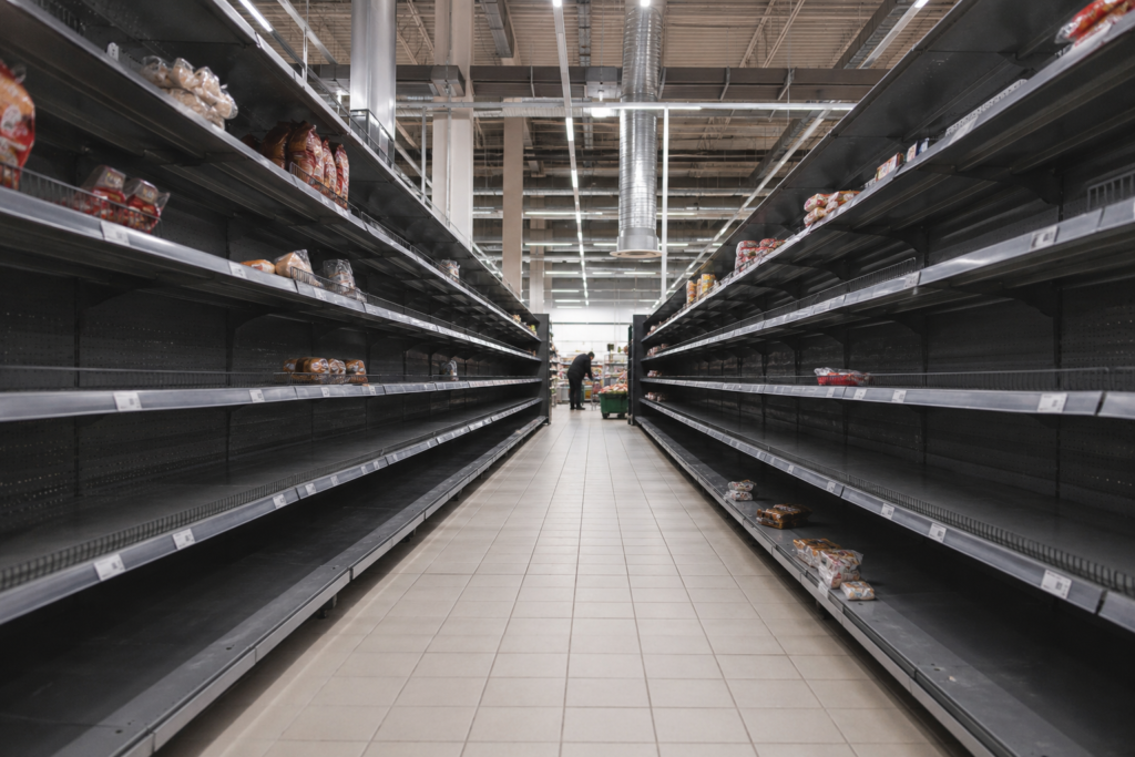 Топливный кризис вызвал перебои с поставками продуктов в Санкт-Петербург