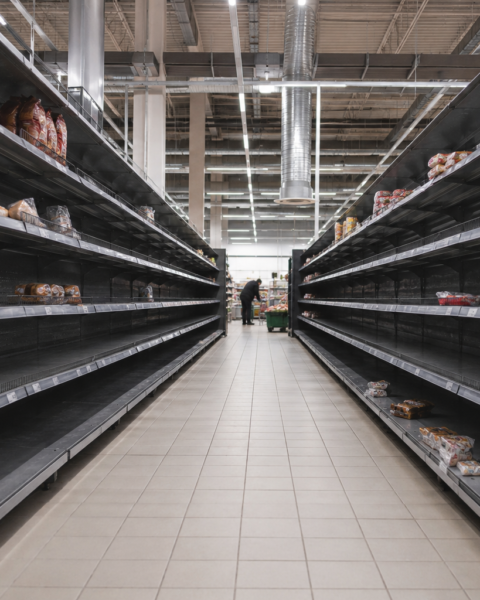 Топливный кризис вызвал перебои с поставками продуктов в Санкт-Петербург