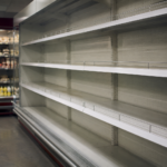 топливный кризис в россии нарушает поставки продуктов и вызывает дефицит социально значимых товаров
