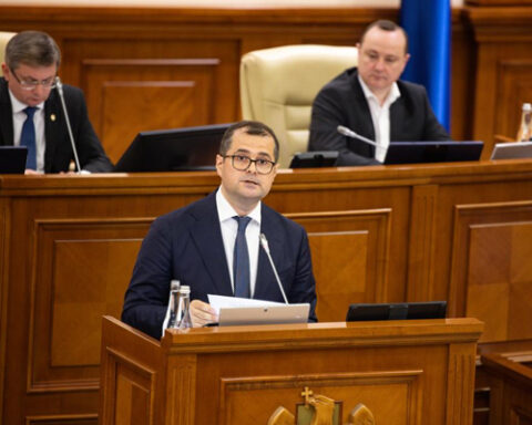 Кандидат в премьер-министры Тофан поддерживает меритократию в оценке труда граждан