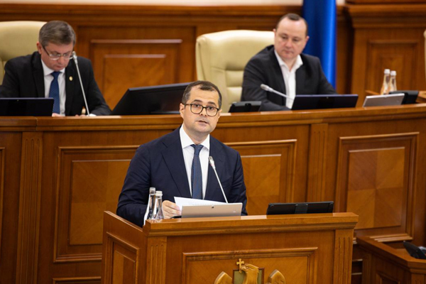 Кандидат в премьер-министры Тофан поддерживает меритократию в оценке труда граждан