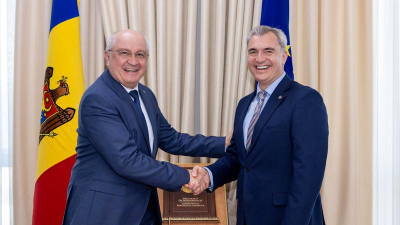 Мунтяну заявил о поддержке Осмоческу на посту временного премьер-министра