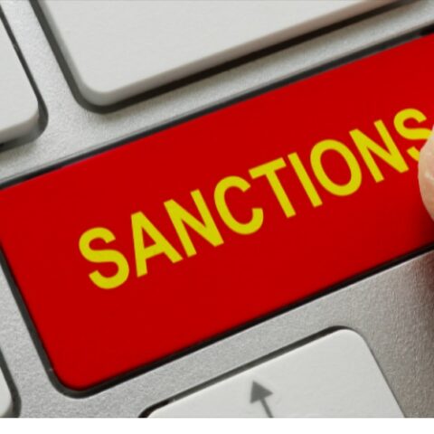 Налоговая служба блокирует средства лиц, подпадающих под международные санкции