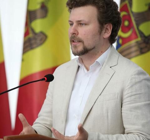 Повышение зарплат учителей в Молдове может составлять до 30% с осени