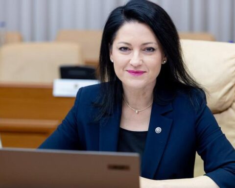 Правительство меняет правила расчета отпусков для госслужащих в Молдове