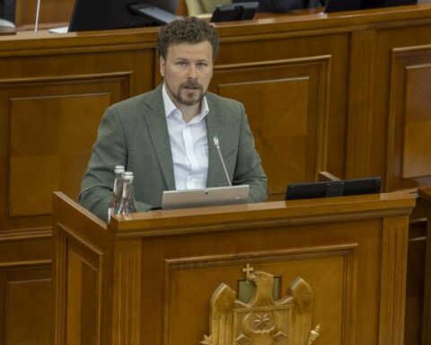 Реформа в образовании прошла первую стадию голосования в парламенте