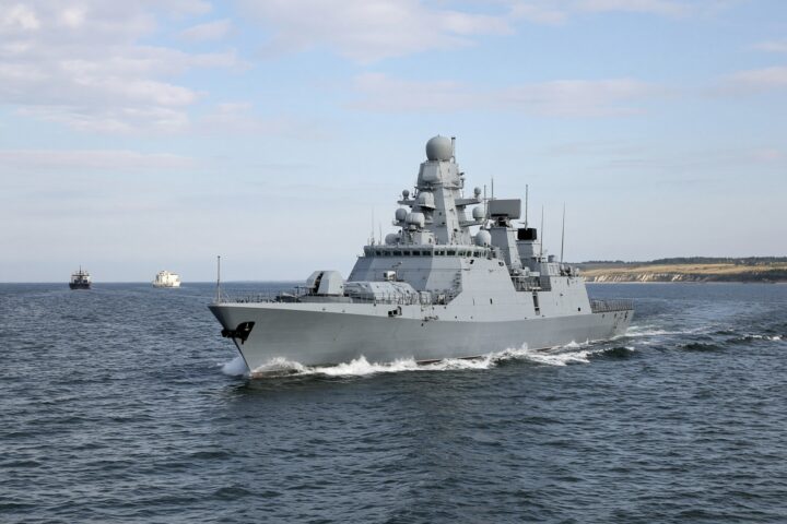 Россия перебросила в Балтийское море фрегат с гиперзвуковыми ракетами на фоне угроз Европе