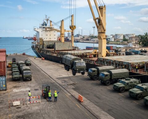 Российское подсанкционное судно «Михаил Бритнев» доставило военную технику в Мали через Того