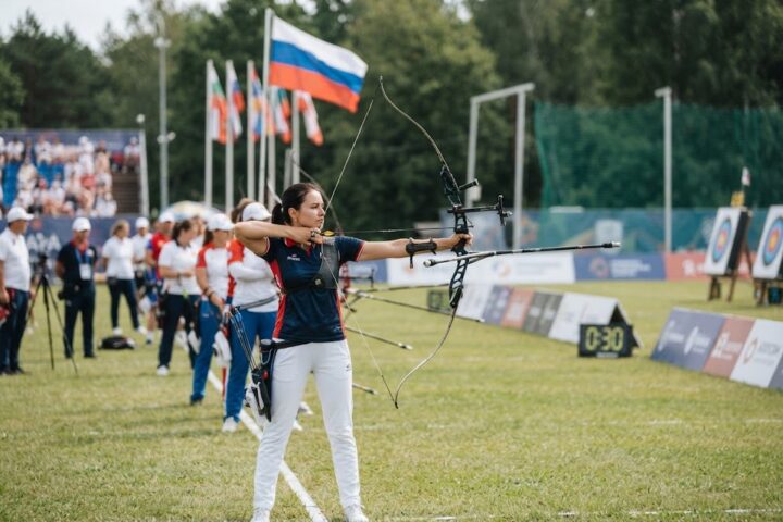 World Archery вернула российским спортсменам флаг и гимн на международных турнирах
