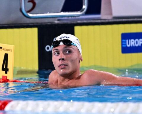 Давид Попович завоевал золотую медаль и установил новый рекорд на чемпионате Европы по плаванию