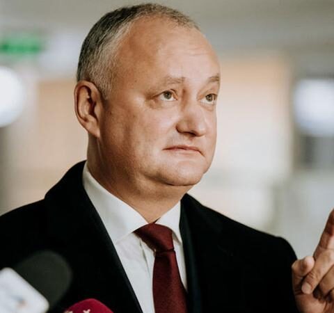 Додон просит КС приостановить рассмотрение дела «Сакоша» из-за судебной коллегии