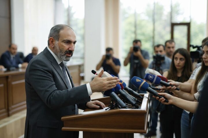 Пашинян объявил о скором экспорте армянских товаров в Азербайджан
