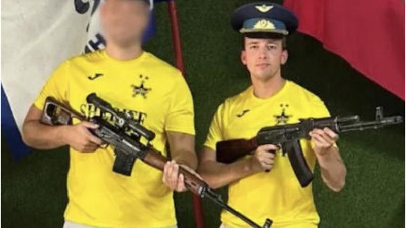 Голландский политик с оружием в руках в Приднестровье