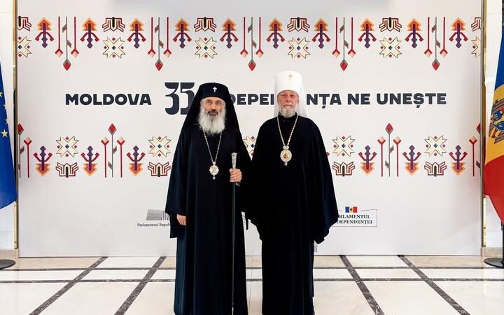 Митрополиты Антоний и Владимир намерены установить диалог между митрополиями