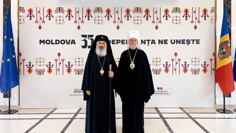 Митрополиты Антоний и Владимир намерены установить диалог между митрополиями