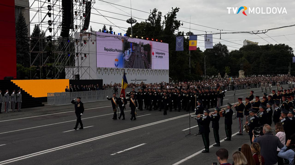 Парад военной техники и участие военных на праздновании Дня независимости Молдовы