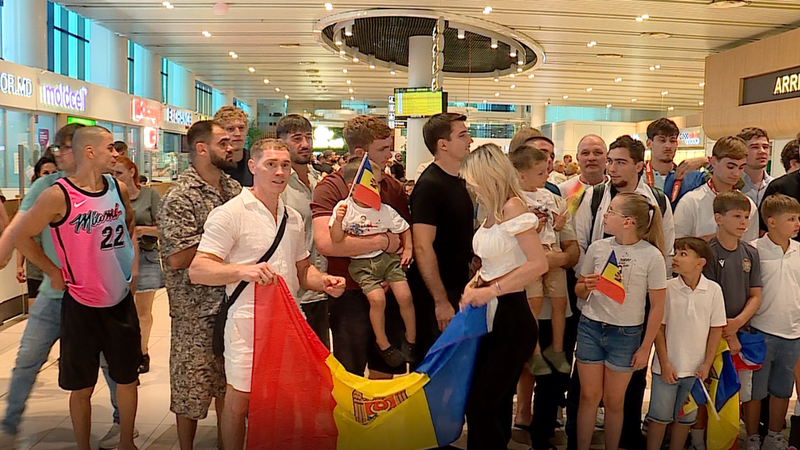 Параджудисты Молдовы встречены в аэропорту после успеха на чемпионате Европы