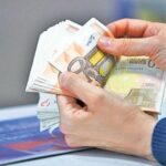 Парламент Молдовы увеличил порог валютных операций до 250 000 евро
