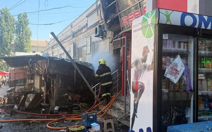 Пожар на Центральном рынке в Кишиневе потушен, задействовано 40 пожарных