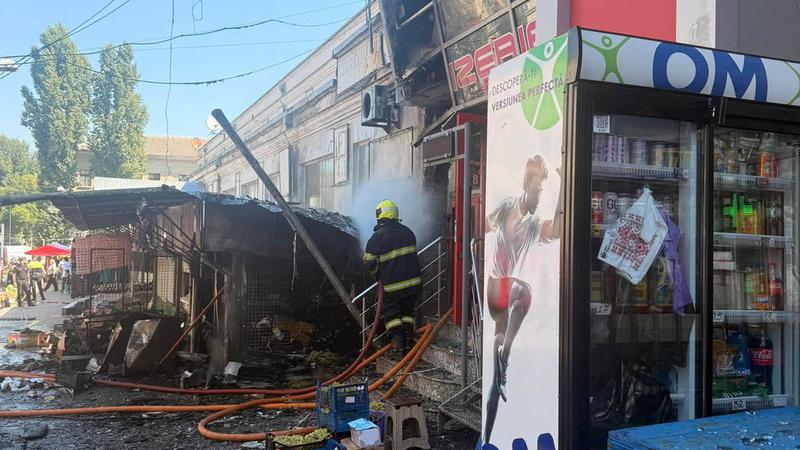 Пожар на Центральном рынке в Кишиневе потушен, задействовано 40 пожарных