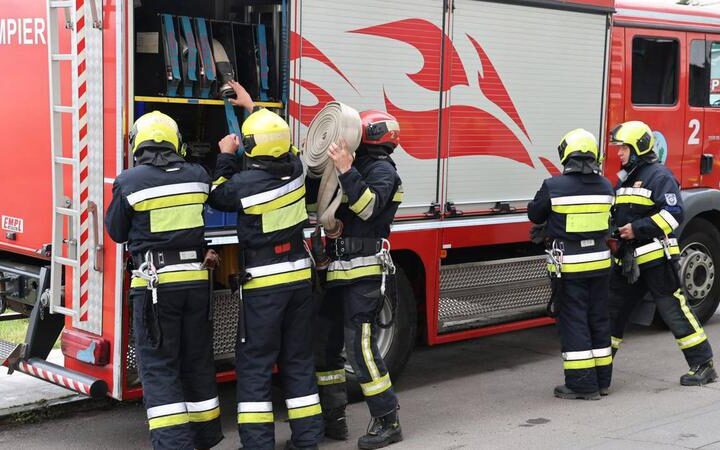 Пожар на улице Армянской в Кишинёве, спасатели прибыли на место происшествия