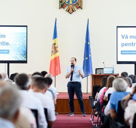 Правительство обещает инвестиции для объединяющихся местных органов власти