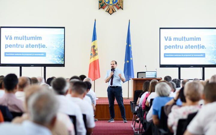 Правительство обещает инвестиции для объединяющихся местных органов власти