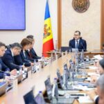 Правительство выделило более 70 миллионов леев на зарплаты работников школ