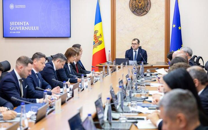 Правительство выделило более 70 миллионов леев на зарплаты работников школ