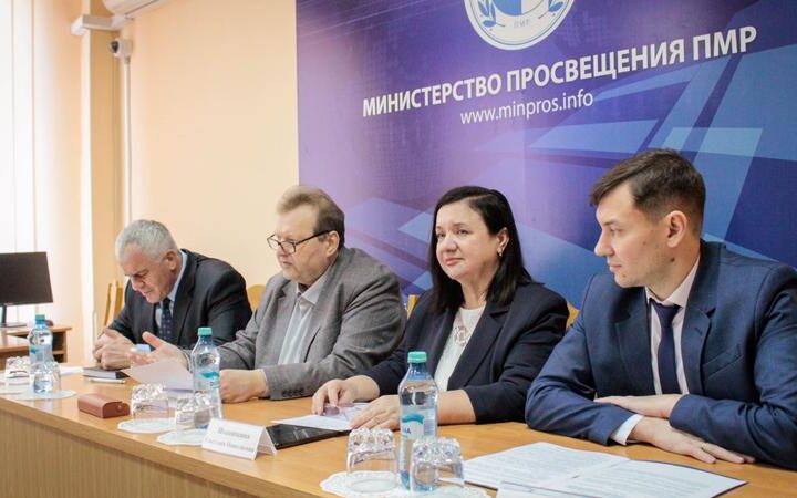 Тирасполь вводит обязательство для учеников почитать символику сепаратистского режима с 1 сентября