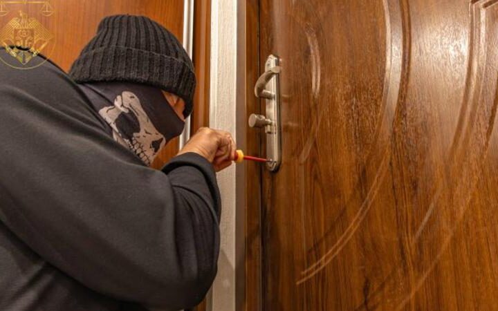 Трое мужчин осуждены за кражу из 11 квартир в Кишиневе