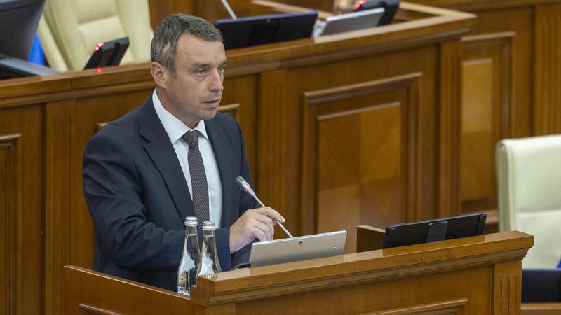 В парламенте Молдовы введены новые правила для депутатов выходящих из фракций