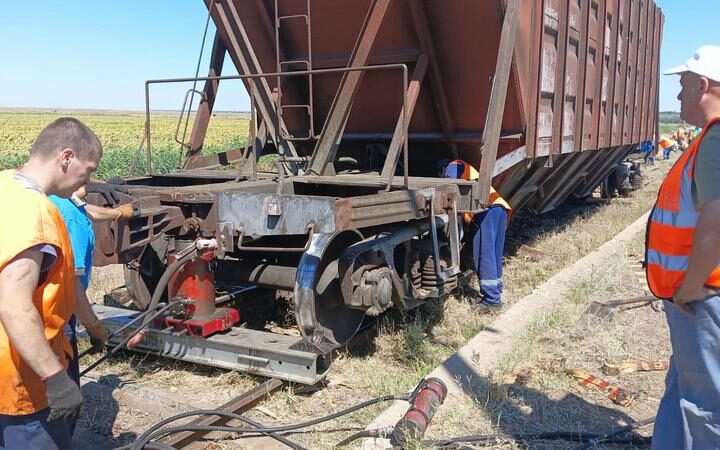 Все семь вагонов, сошедших с рельсов в Чирканах, восстановлены на пути