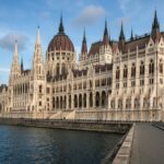 Парламентская комиссия Венгрии планирует заслушать 65 человек по делу о злоупотреблениях