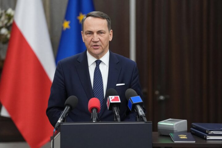 Польша предложила ЕС ограничить передвижение российских дипломатов и граждан РФ