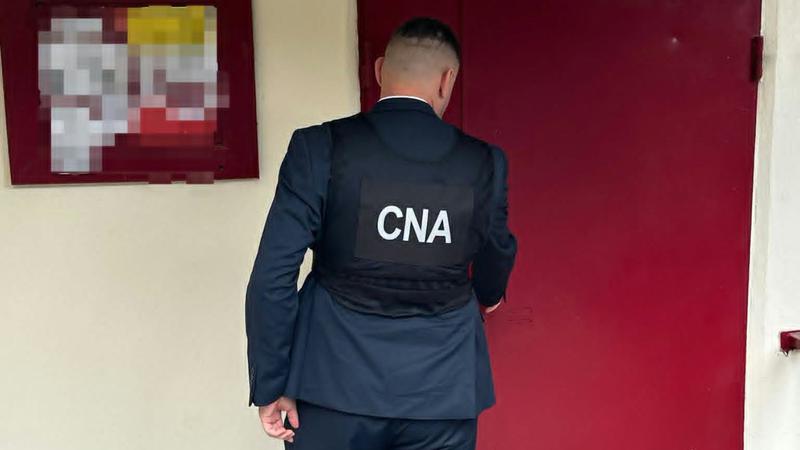 Директор автошколы и посредник задержаны за продажу водительских прав за 1500 евро