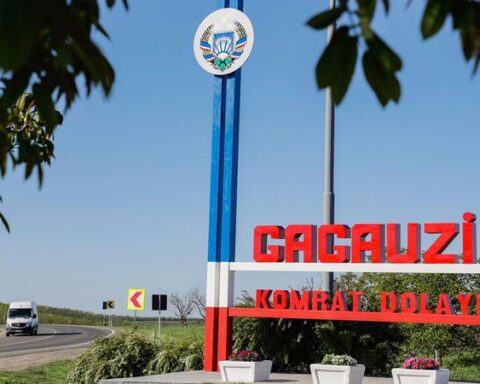 Два кандидата на пост башкана начали сбор подписей