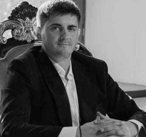 Глава направления AIPA, хранивший деньги в обувных коробках, помещен под домашний арест