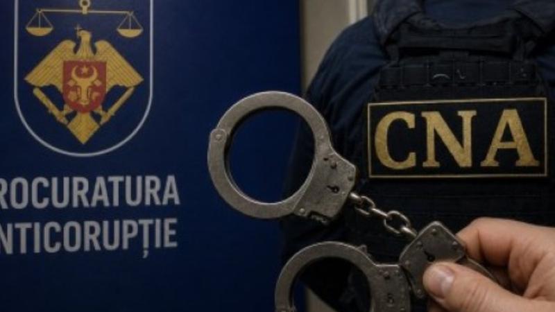 Инструктор автошколы из Кишинева задержан за взятку за получение водительского удостоверения