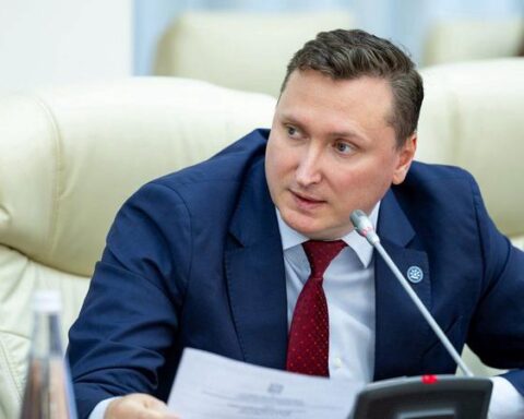 Омбудсмен предлагает отложить вступление в силу закона о психологии