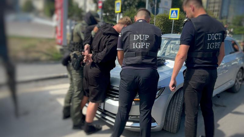 Полиция задержала троих подозреваемых в продаже наркотиков, изъято 500 тысяч леев